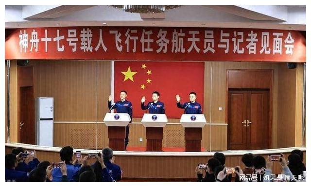 晴天小狗生病了不吃药怎么好_生病了狗狗过来安慰你_晴天小狗生病