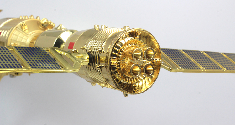 合金装备5幻痛最强武器_合金装备幻痛武器大全_合金装备幻痛值得买吗