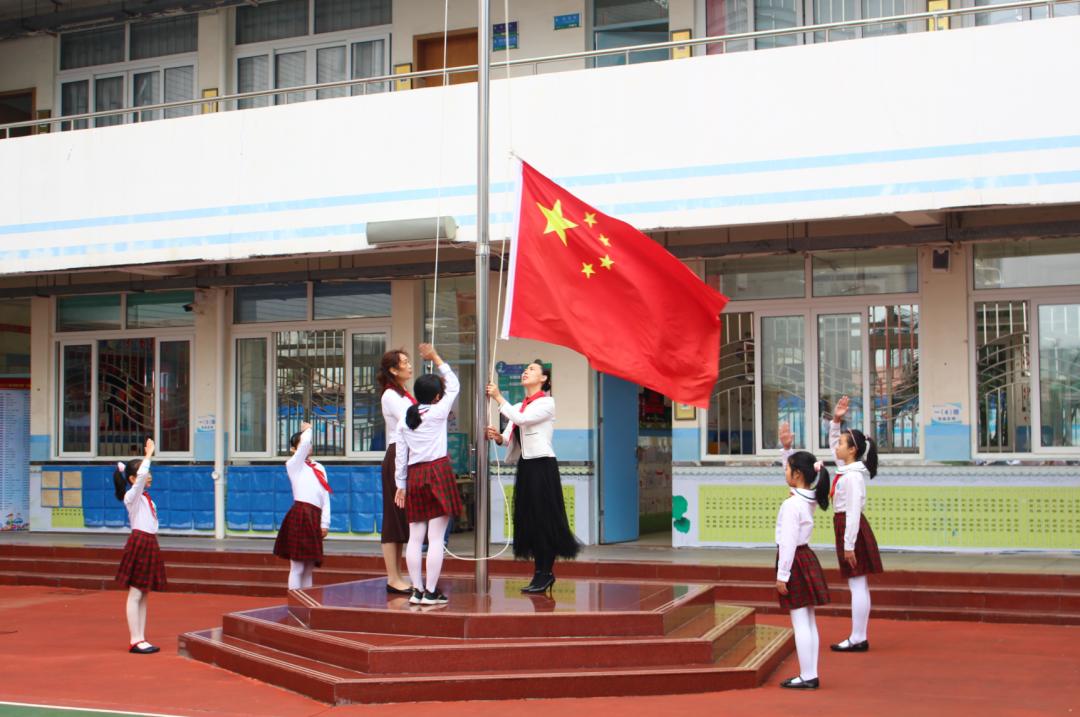 节日礼仪国庆节教案反思_国庆节节日安全教育教案_礼仪与安全国庆节教案