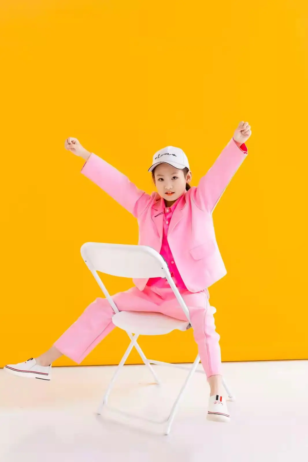 双弹簧跳舞机：孩子们的平衡挑战与智能趣味