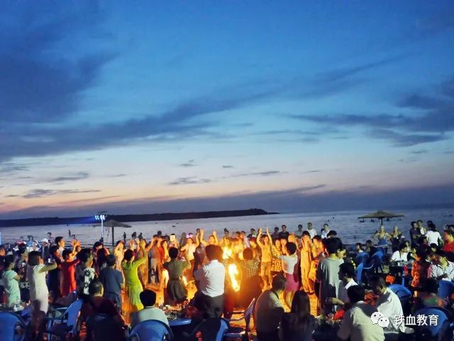 北戴河海边可以烧烤吗_北戴河海滩烧烤篝火晚会_北戴河篝火晚会几点开始