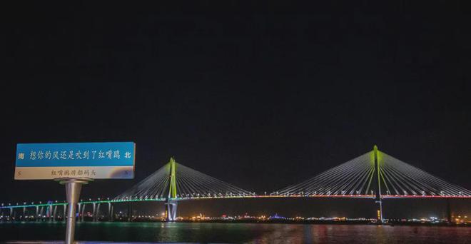 花样跳伞 可以停留空中吗_空中跳伞表演视频_花样跳伞人在空中怎么到一起