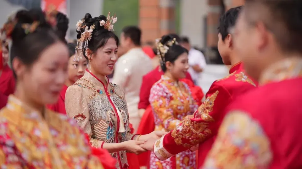 大连最豪华婚礼车队：一场视觉盛宴，见证爱情的奢华巡游