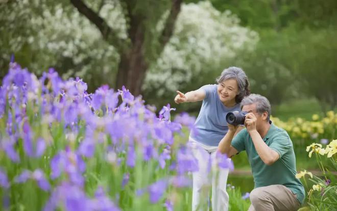 没有钱+bl动漫-没钱也能拥有的美好，BL 动漫成穷小子的心